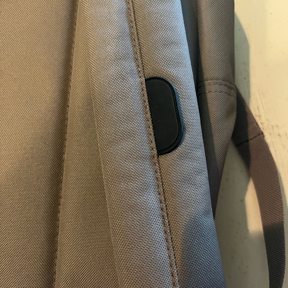 🎒 Herschel Backpack 🎒 - Picture 3 of 9